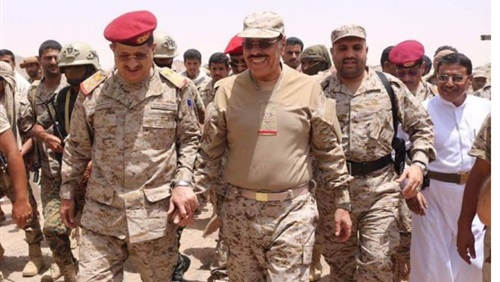 الجنرال الأحمر وراء