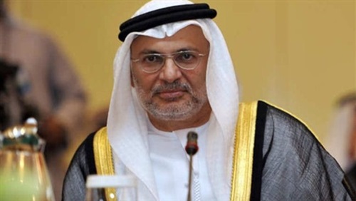 «قرقاش» مهاجمًا مقال