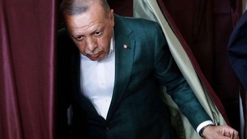 العالم يفضح الديكتاتور..