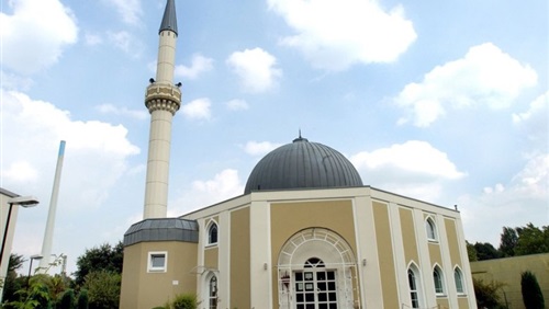 اعتداء عنصري على