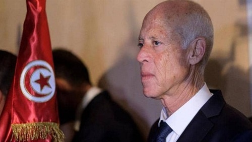 العام الأول لقيس