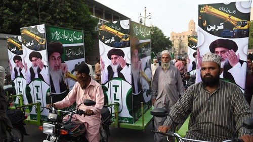 قادة تظاهرات ضد فرنسا..