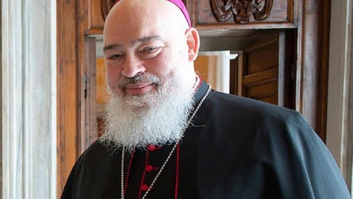 الكاردينال يغادر