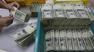 4- نهب الموارد والسلع