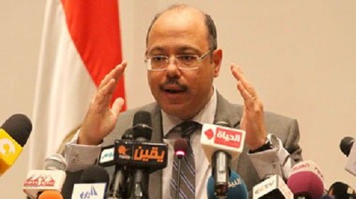 وزير المالية يعيد