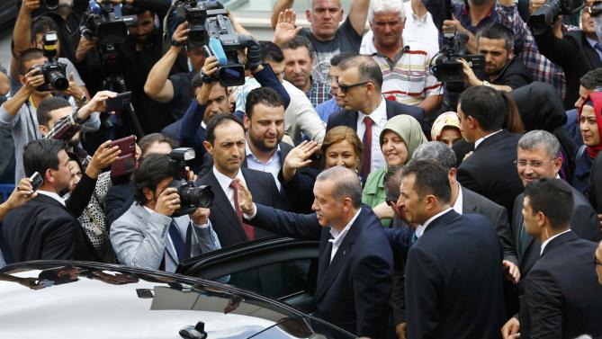 أردوغان يطالب بحكومة