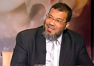 أشرف ثابت والملف