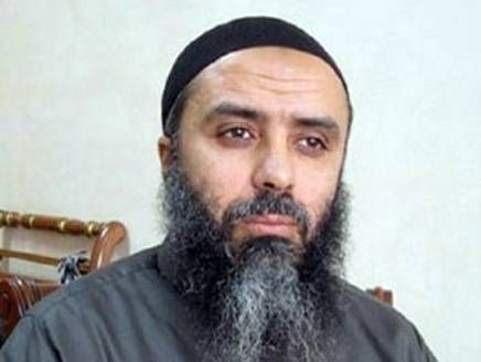 القاعدة تحافظ على