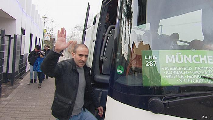 معاناة اللاجئين السوريين